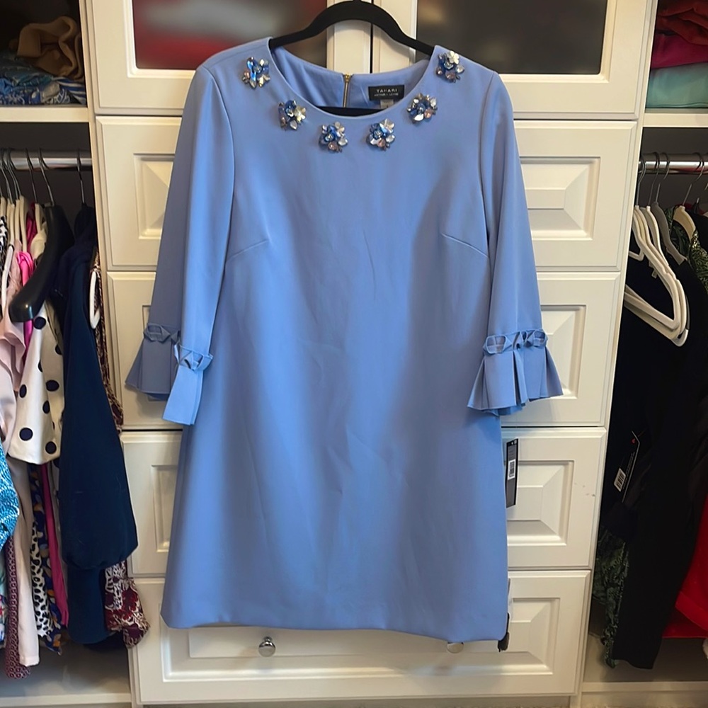 NWT Blue Tahari - Arthur S Levine Size 8 Dress with Embellishment